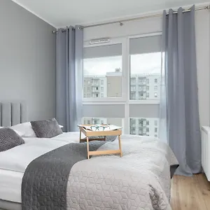 Apartament Nowa Letnica Comfortable With Balcony & Parking By Renters, Gdańsk